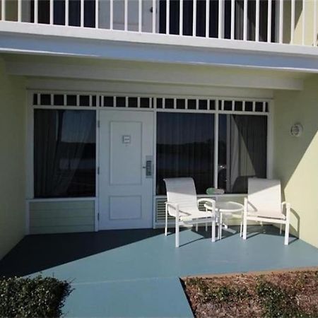 River Delight,Studio109, Beach & Pool Steps Away + Wifi Ruskin Bagian luar foto