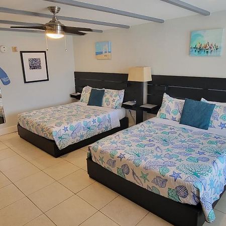 River Delight,Studio109, Beach & Pool Steps Away + Wifi Ruskin Bagian luar foto