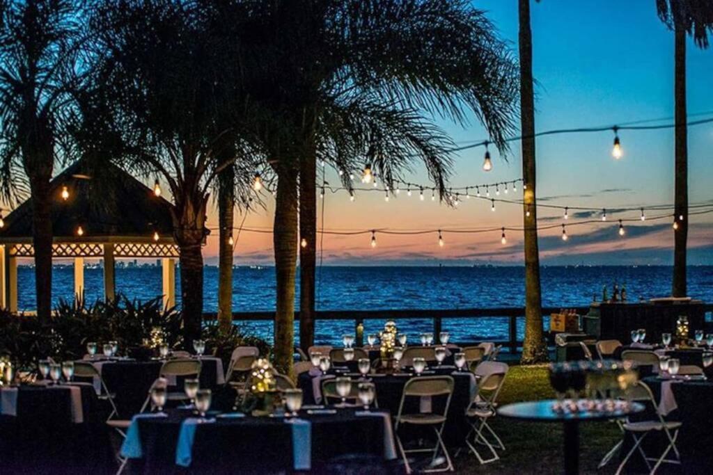 River Delight,Studio109, Beach & Pool Steps Away + Wifi Ruskin Bagian luar foto