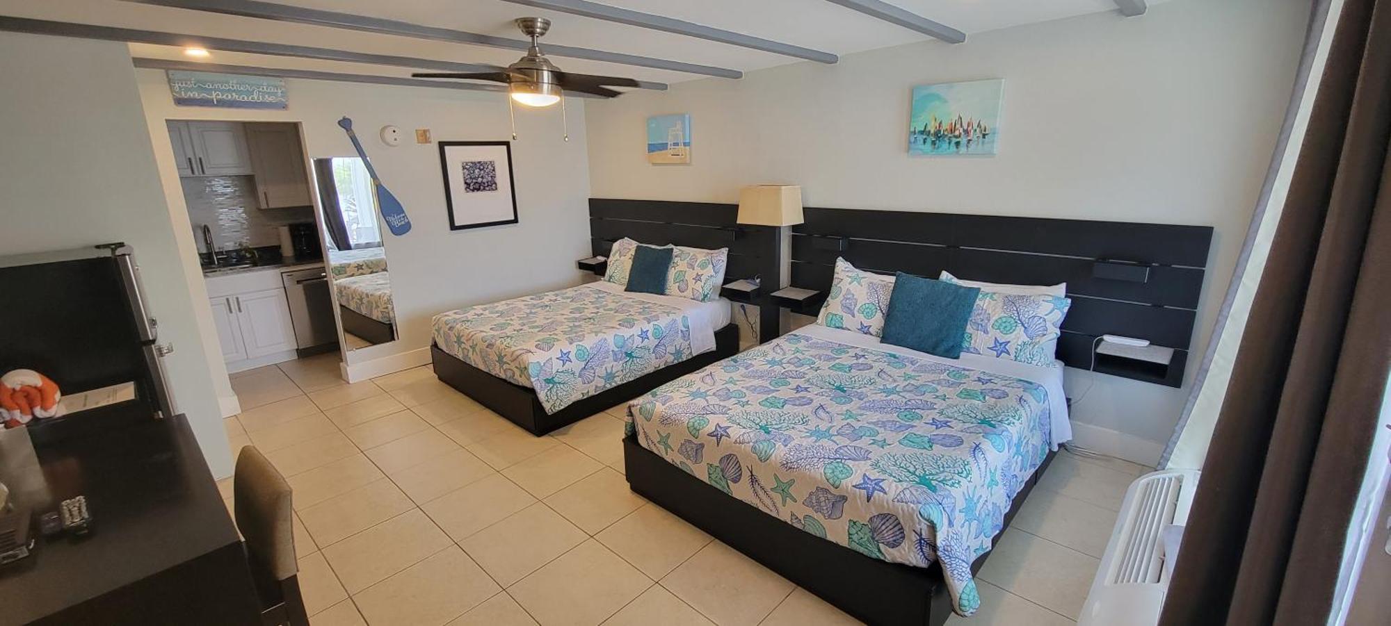 River Delight,Studio109, Beach & Pool Steps Away + Wifi Ruskin Bagian luar foto